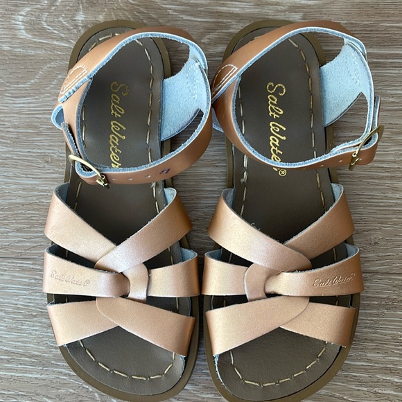 ORIGINAL SALT WATER Sandals By Hoy in Rose Gold Girls Size 12 - Picture 1 of 6